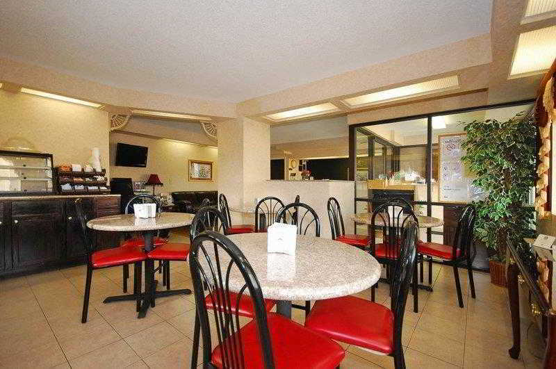 Days Inn & Suites By Wyndham Warner Robins Near Robins Afb Екстер'єр фото