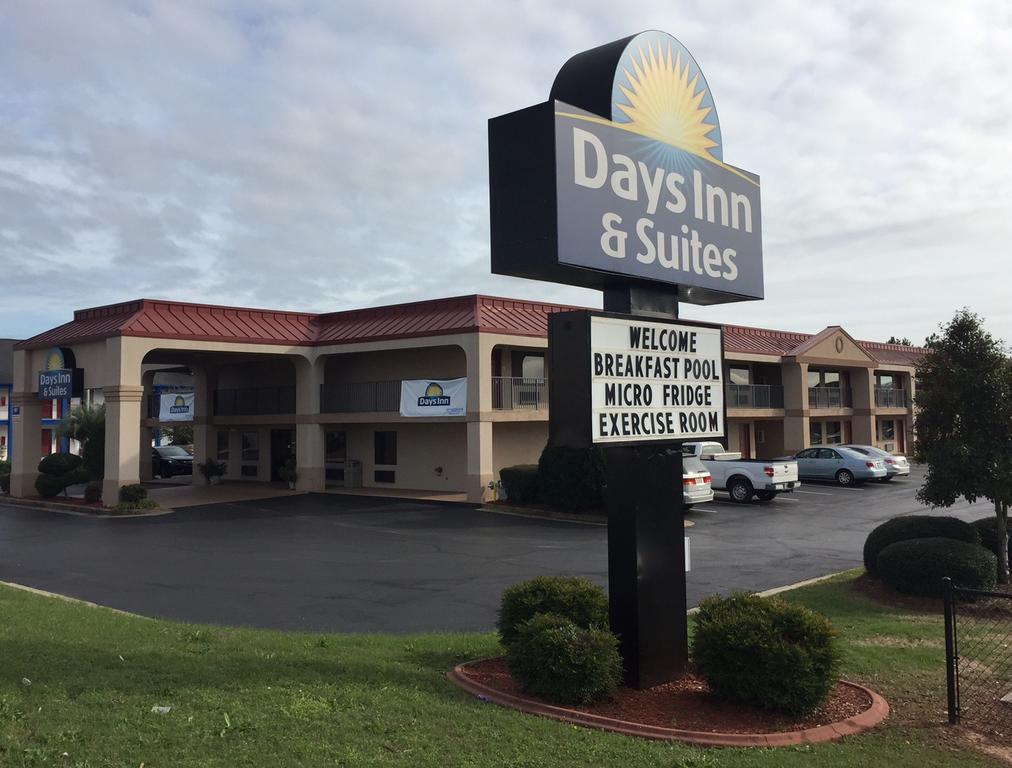 Days Inn & Suites By Wyndham Warner Robins Near Robins Afb Екстер'єр фото
