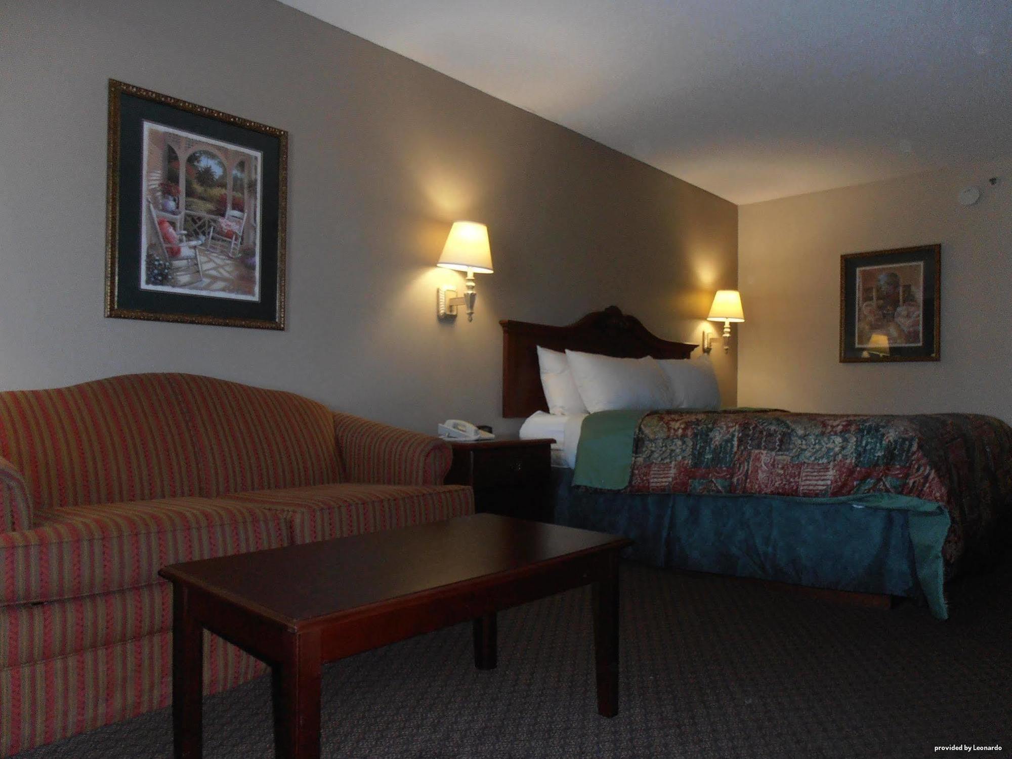Days Inn & Suites By Wyndham Warner Robins Near Robins Afb Номер фото