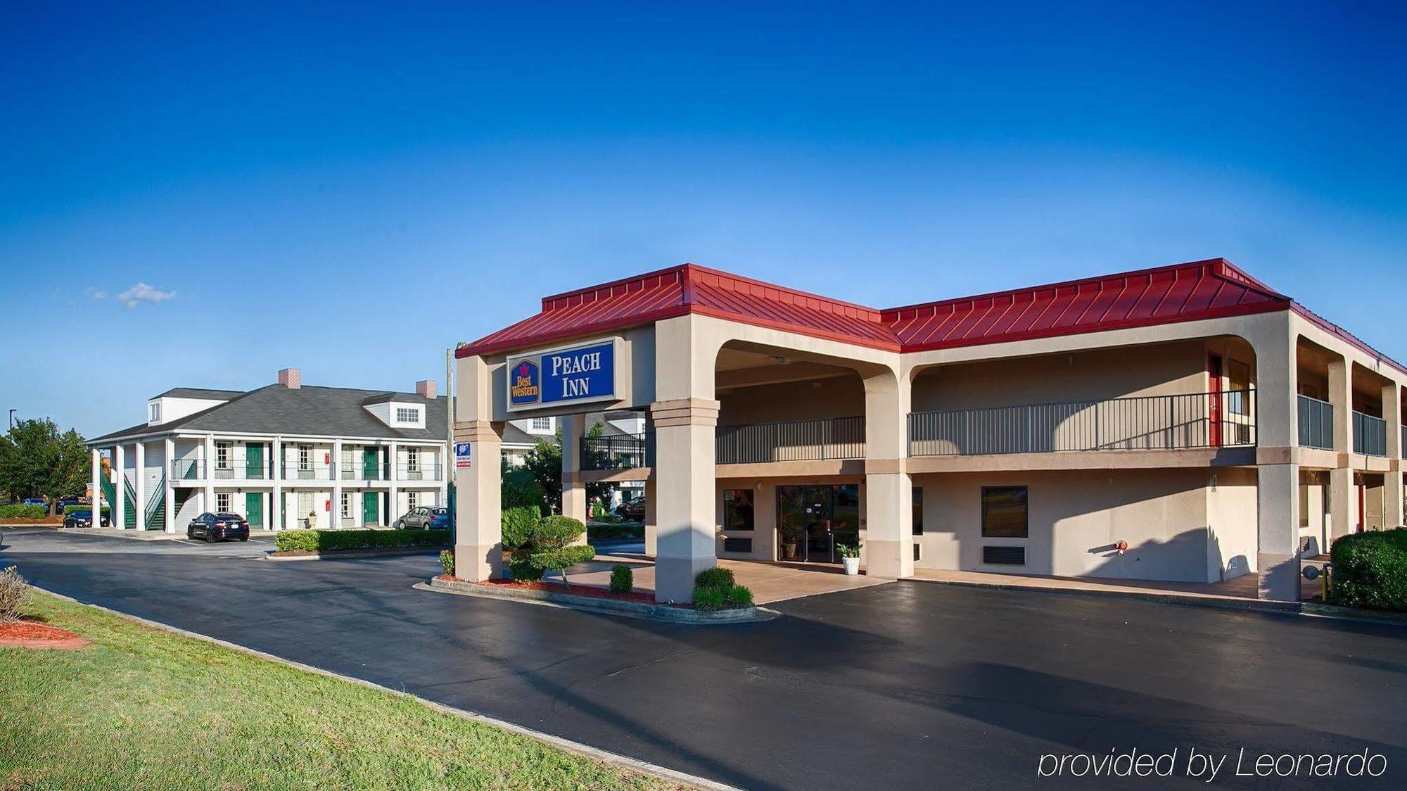 Days Inn & Suites By Wyndham Warner Robins Near Robins Afb Екстер'єр фото