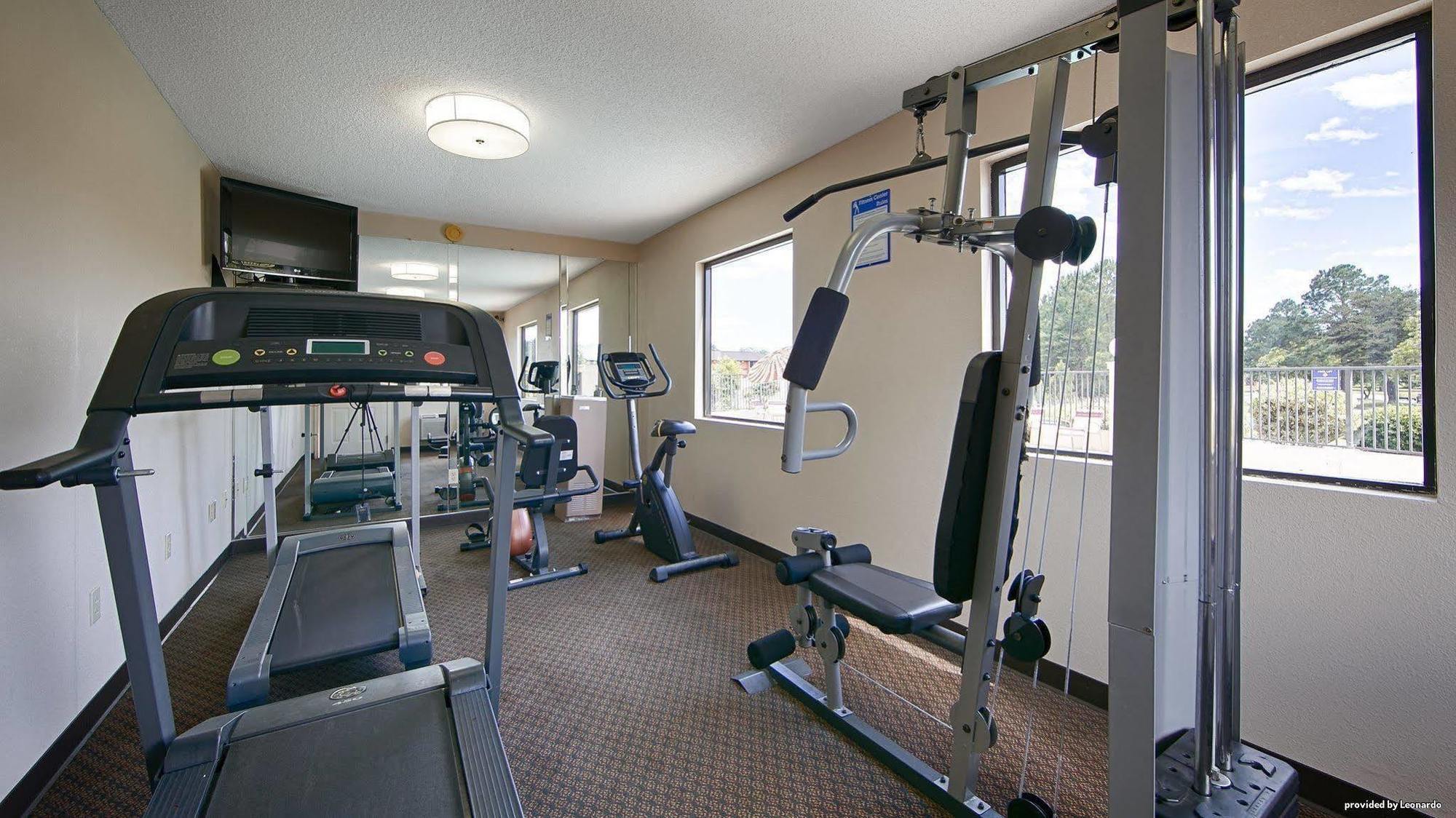 Days Inn & Suites By Wyndham Warner Robins Near Robins Afb Екстер'єр фото