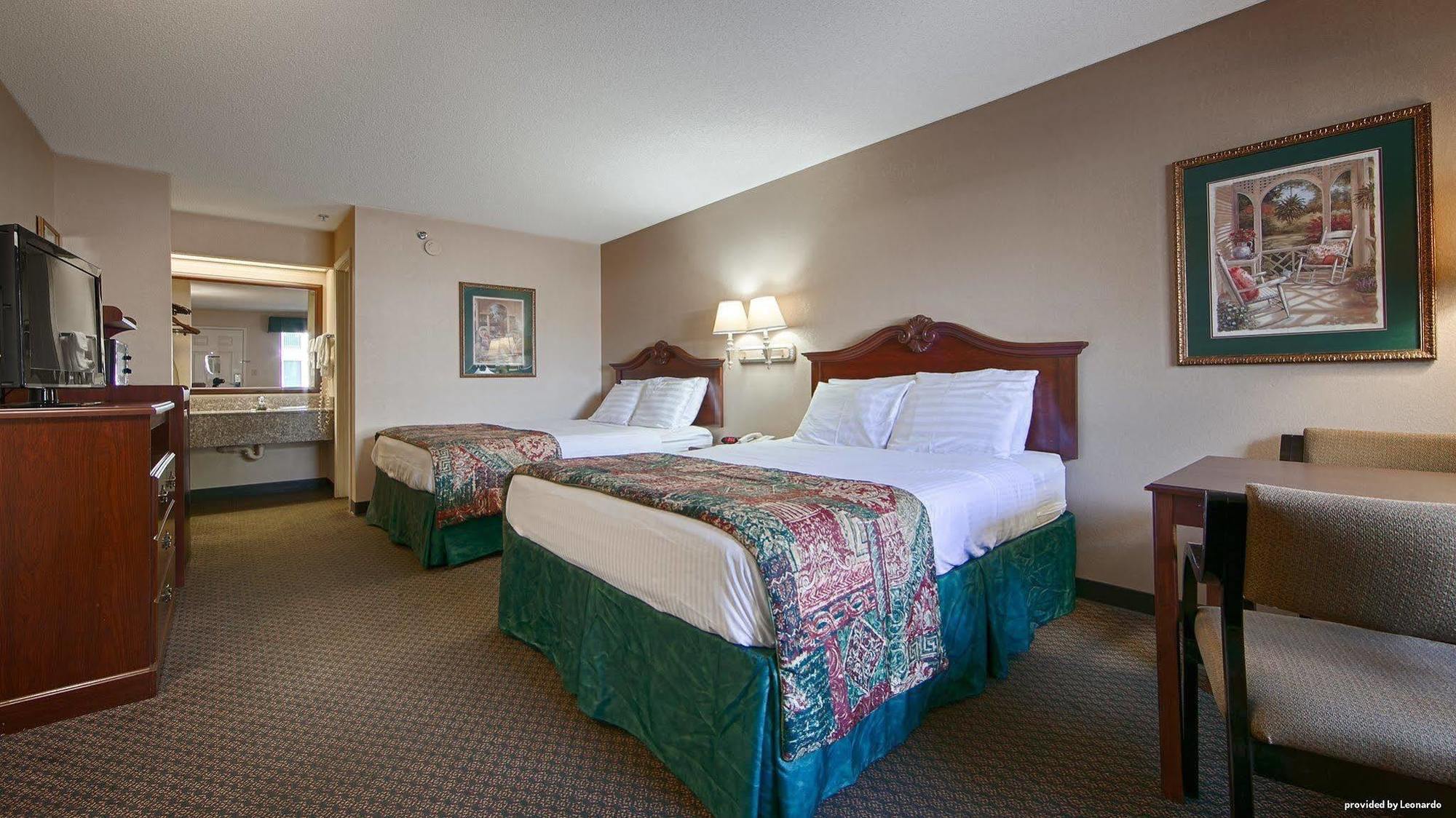 Days Inn & Suites By Wyndham Warner Robins Near Robins Afb Екстер'єр фото